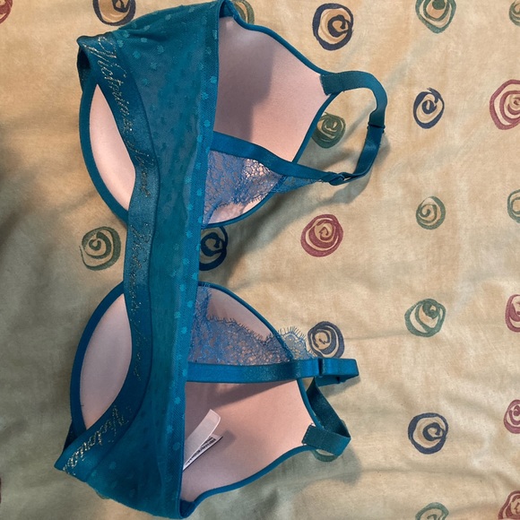 New Victoria secret bra - Picture 2 of 3